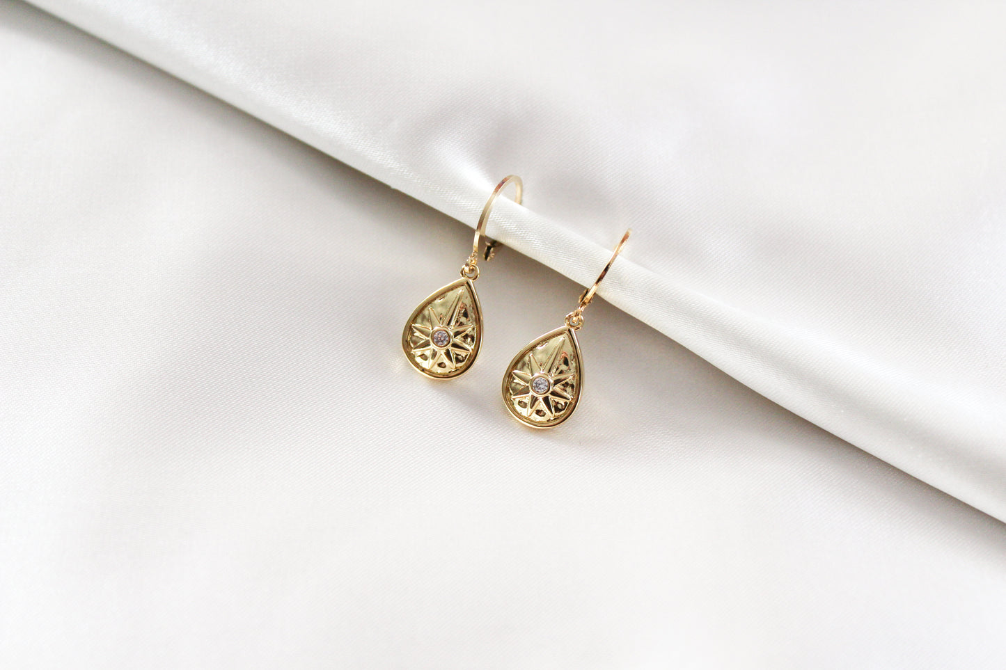 Star Teardrop Huggies