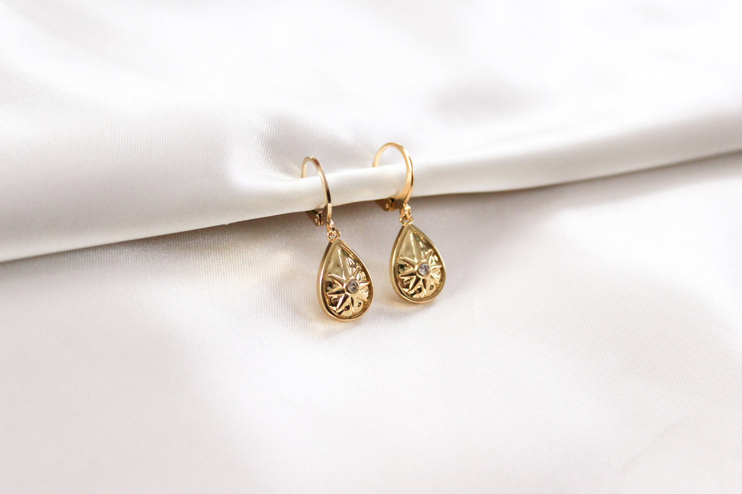 Star Teardrop Huggies